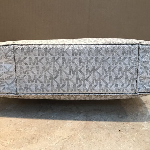 Michael Kors Jet Set Travel Large Shoulder Bag - Picture 15 of 15